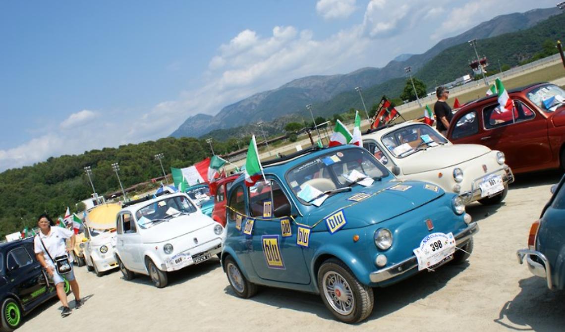Si radunano a Monticchio gli amatori di auto storiche