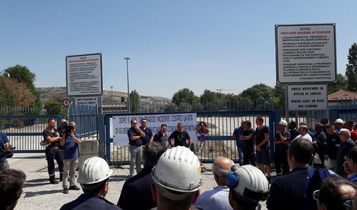 Potenza, gli operai della Sider chiedono verità e giustizia per Giuseppe
