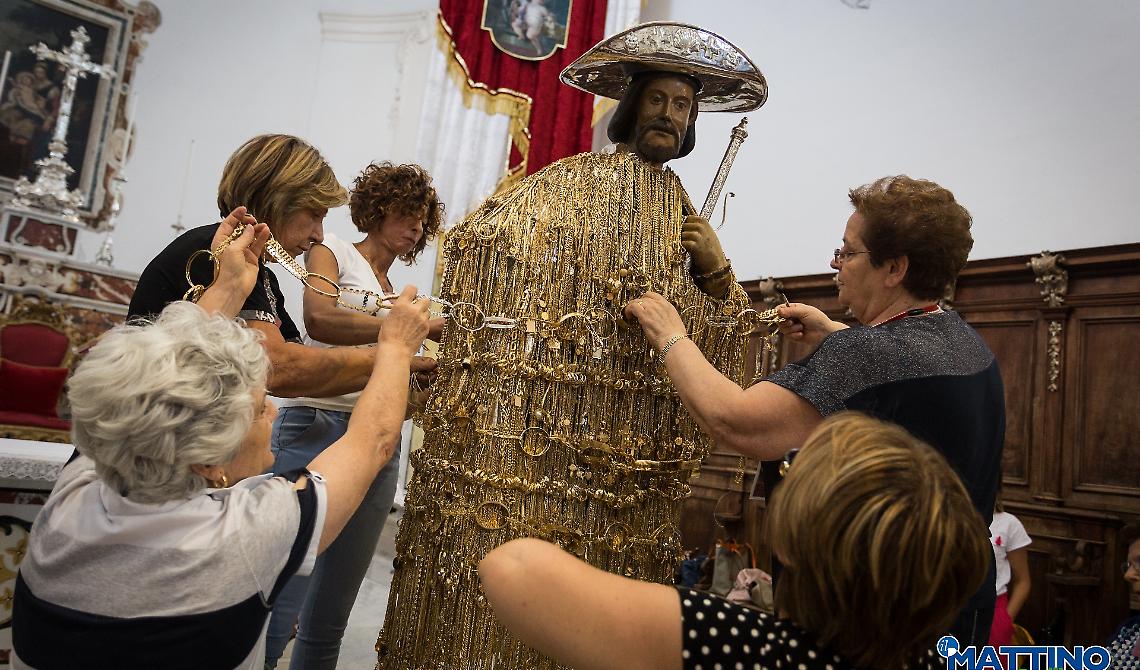 San Rocco "maestro di carità": una piccola quantità dell'oro votivo donata alla Rianimazione del San Carlo di Potenza