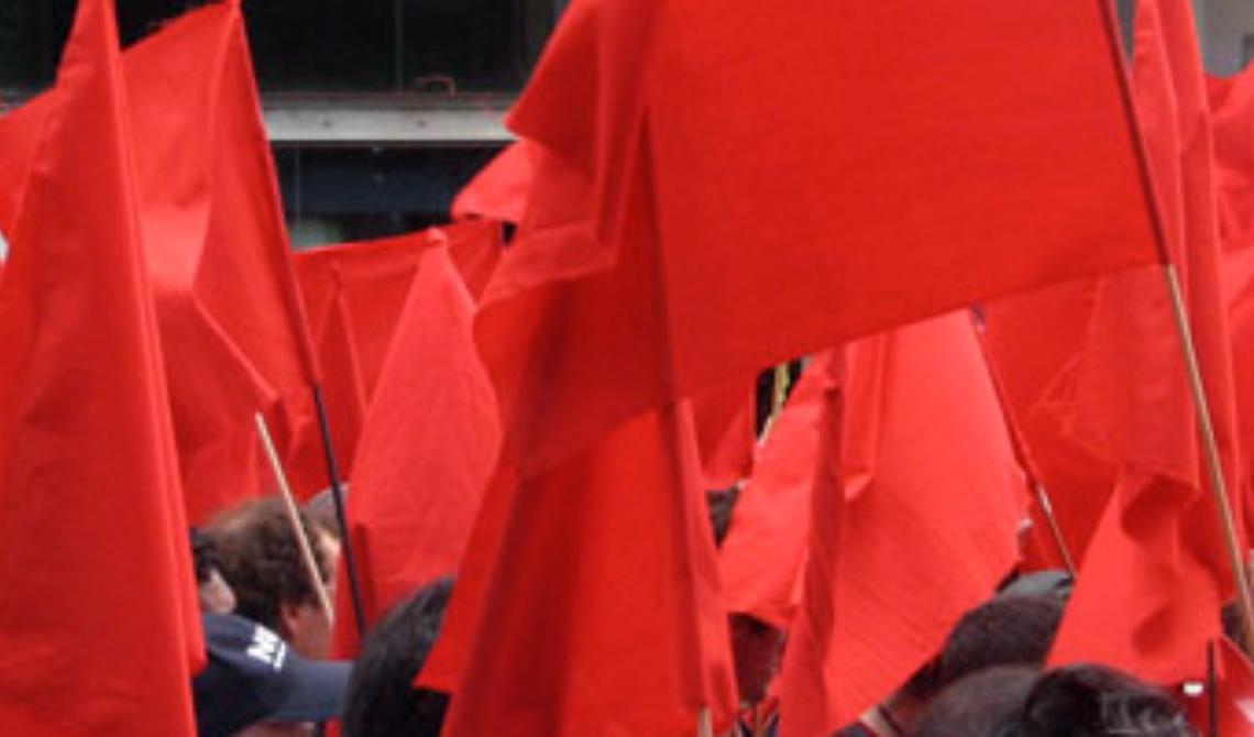 Potenza, il "Blocco rosso" ai manifestanti antistupro: «Siete fascisti»