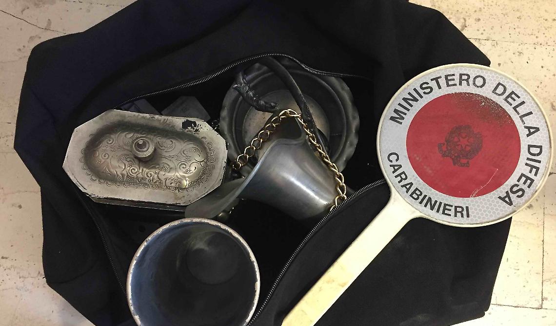 Topi d'appartamento colti con le mani nel sacco: due arresti 