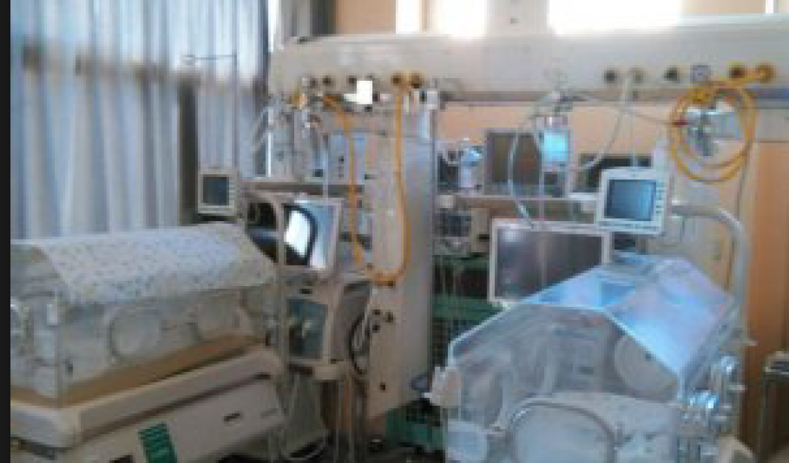 Miracolo vita agli Ospedali Riuniti di Foggia: dimessa la bimba nata di 300 grammi 