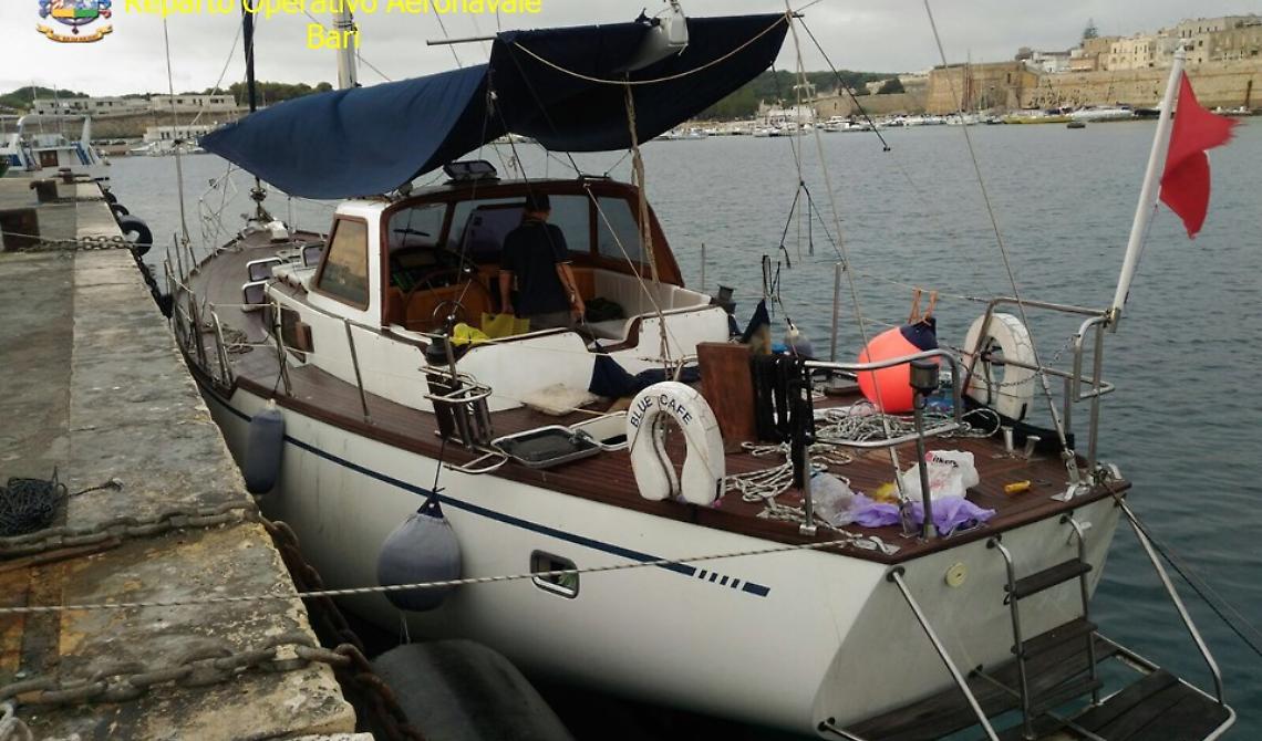 Ennesimo sbarco di migranti in Puglia, la Guardia di Finanza arresta i due scafisti ucraini