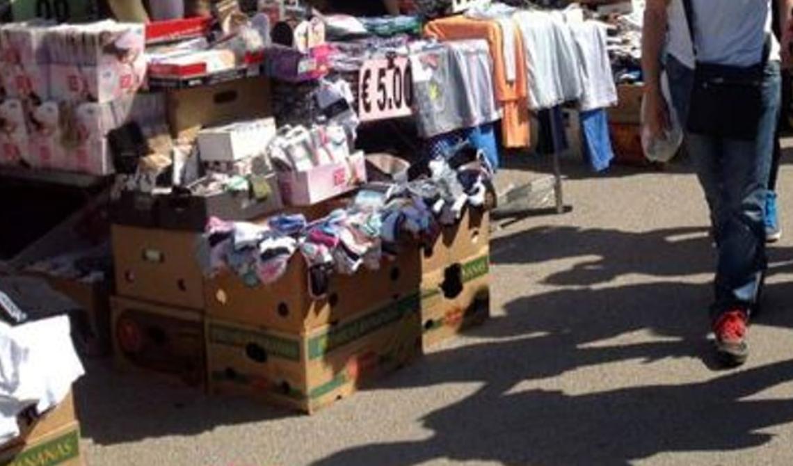 Estorsione al mercato del venerdì: duplice arresto della Polizia di Stato