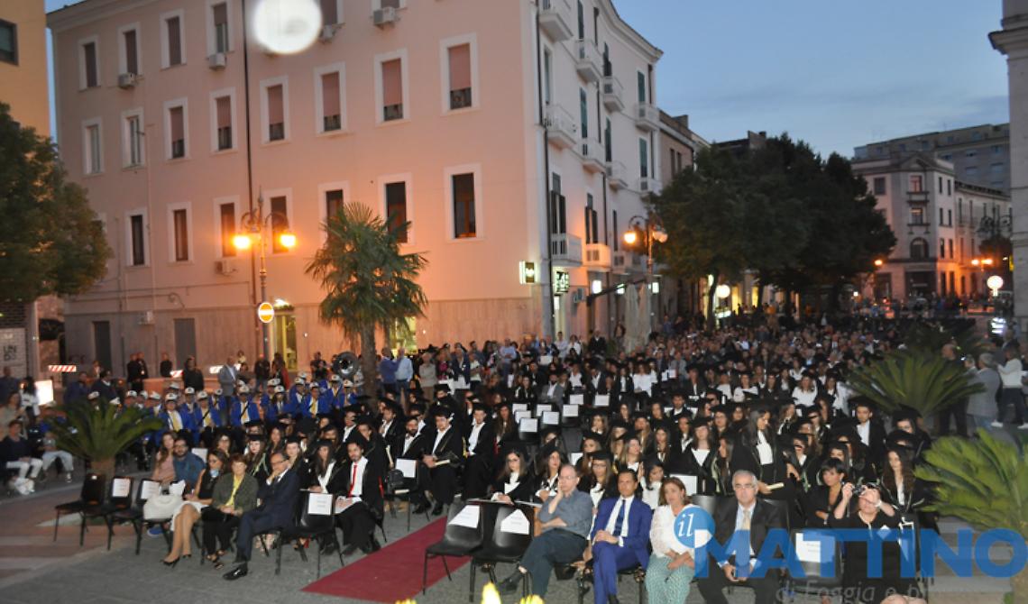 Per quest'anno i laureati UniFg non faranno festa in piazza: c'è un dolore da rispettare