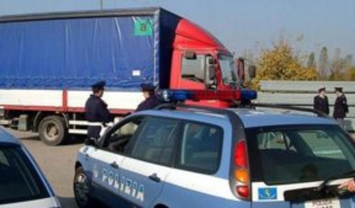 Trinitapoli, assalto ad un tir carico di sigarette: commando composto da 10 banditi
