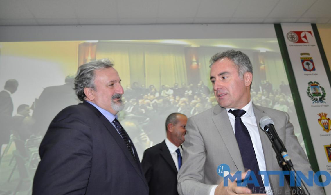 Emiliano e Di Gioia si parlano su Facebook. Il governatore: «Caro Leo, dormici su: respingo le tue dimissioni»