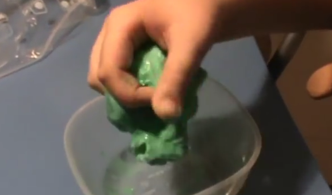 La bimba di Matera ha ingerito lo slime fatto in casa? Gli sviluppi dell'inchiesta della Procura di Roma