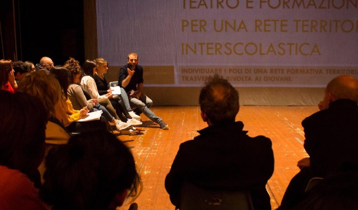 Manfredonia, tutti al teatro 'Lucio Dalla' a prendere un tè con le scuole