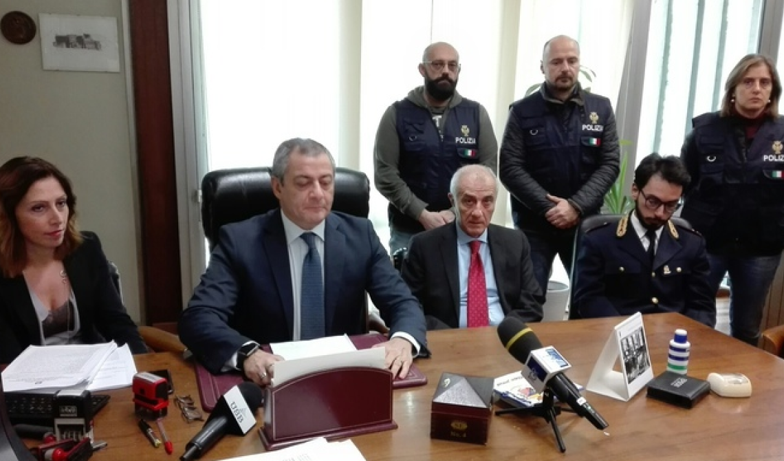 Potenza, si vendevano i loculi del cimitero: tre arresti