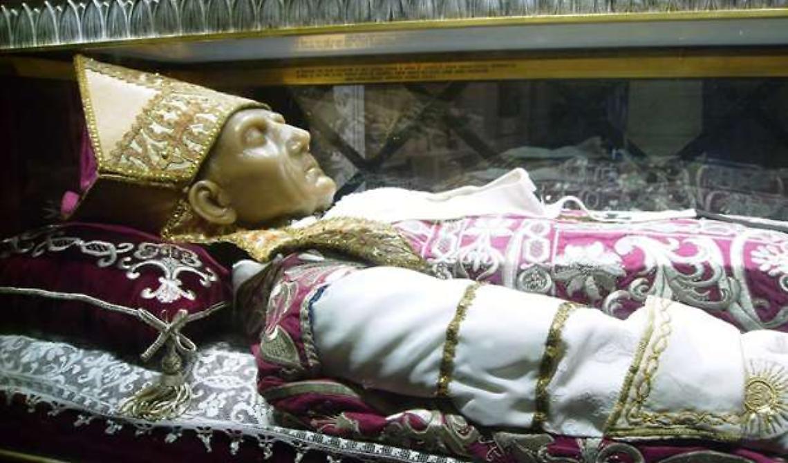 Oggi, 13 dicembre 1294, le prime dimissioni di un Papa: il molisano Celestino V, catturato a Vieste