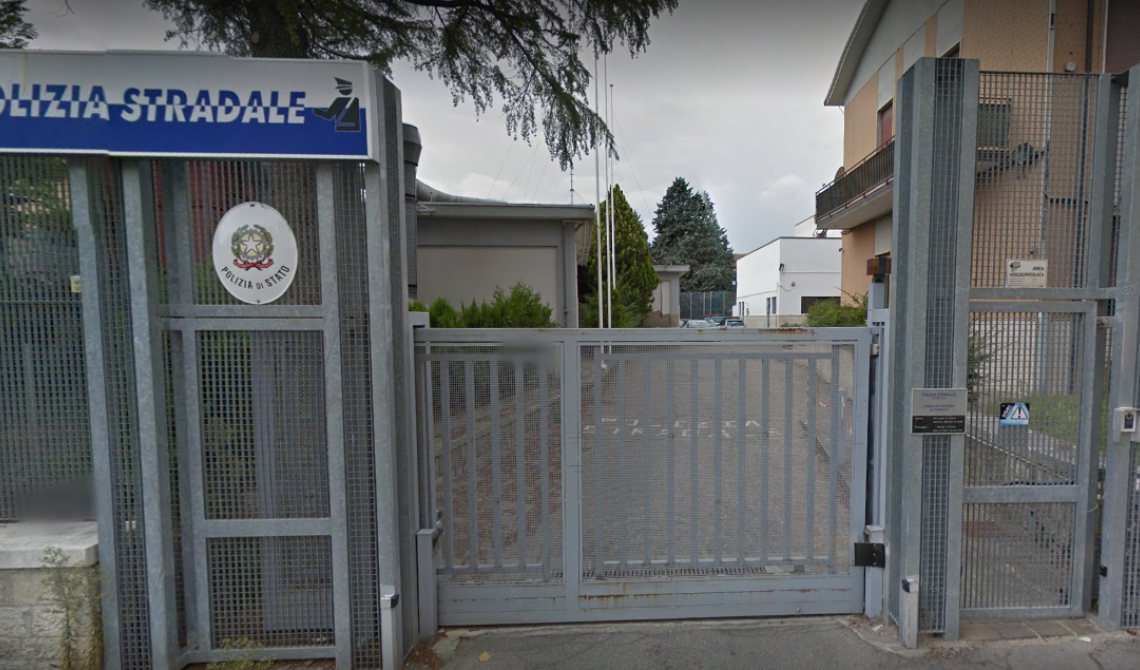 Tito, trasportava mozzarelle avariate: denunciato
