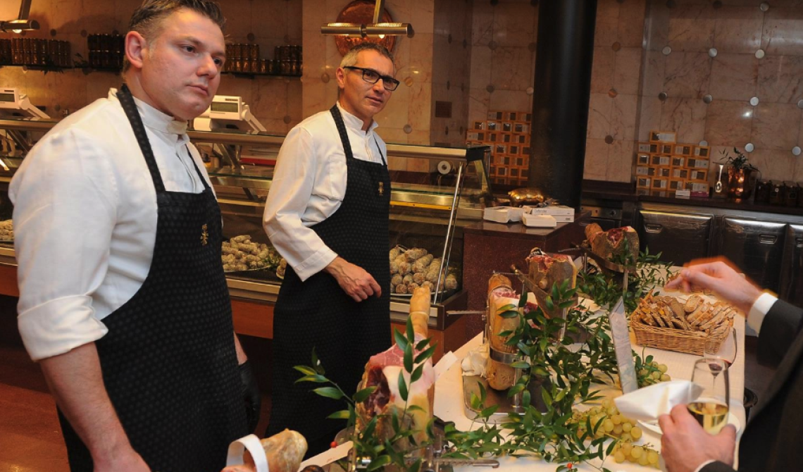 Paolo Schiavone il salumiere di Calciano è tra i pilastri di Peck, il tempio della gastronomia milanese