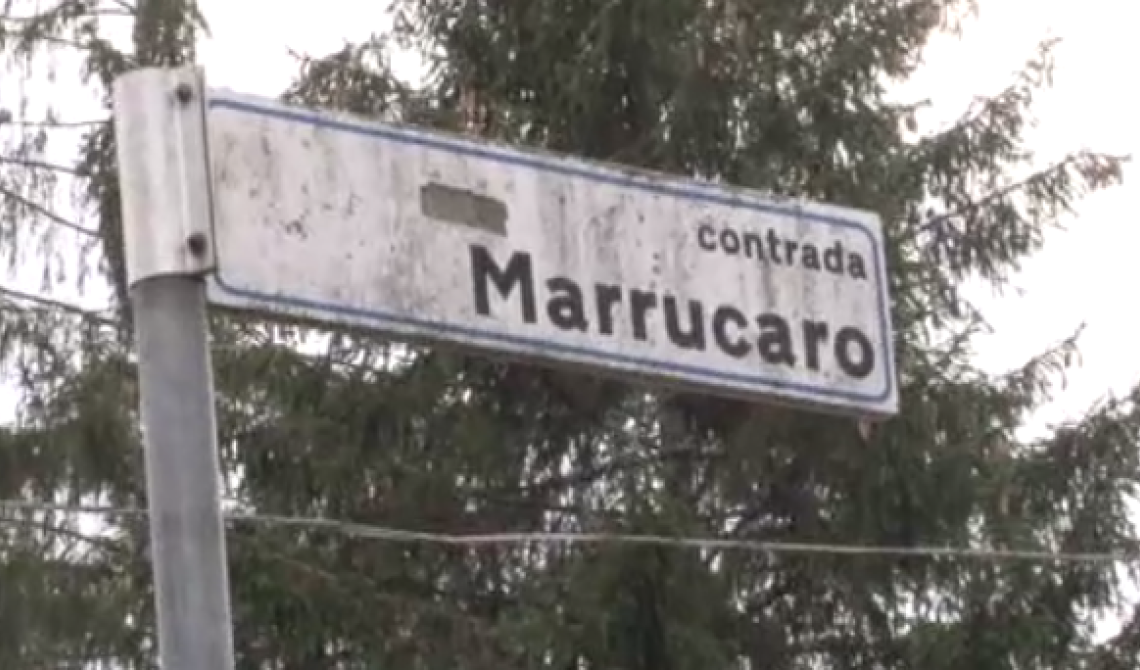 Potenza, il giallo di contrada Marrucaro: ferita compatibile con una caduta, ma la Procura sequestra i vestiti al figlio