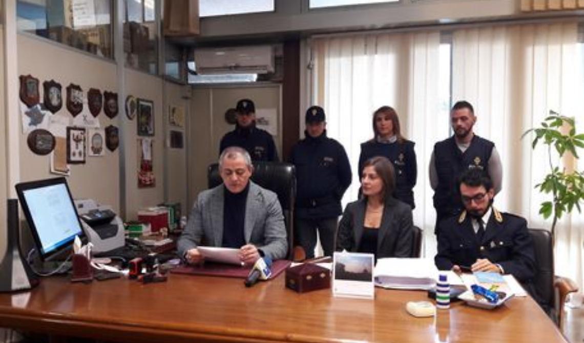 Riti voodoo per incatenarle alla prostituzione, due arresti a Potenza