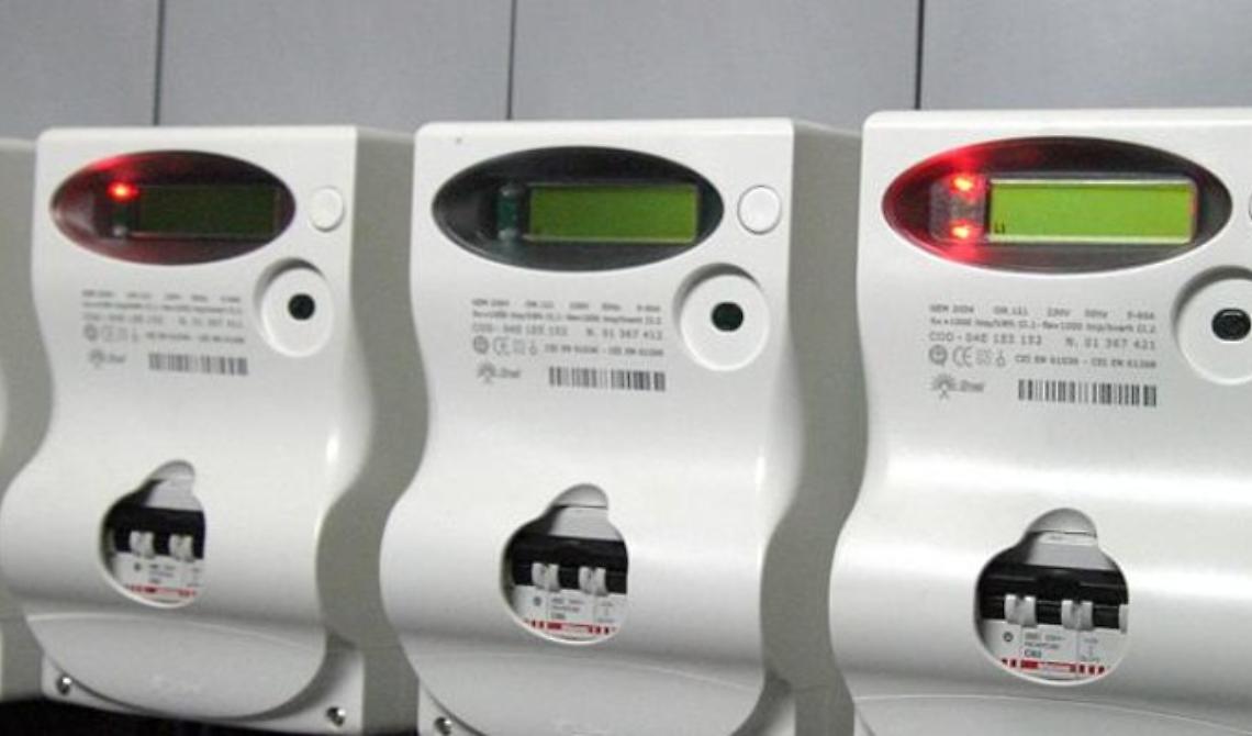 Lei consuma energia e lui ignaro paga: denunciata 65enne