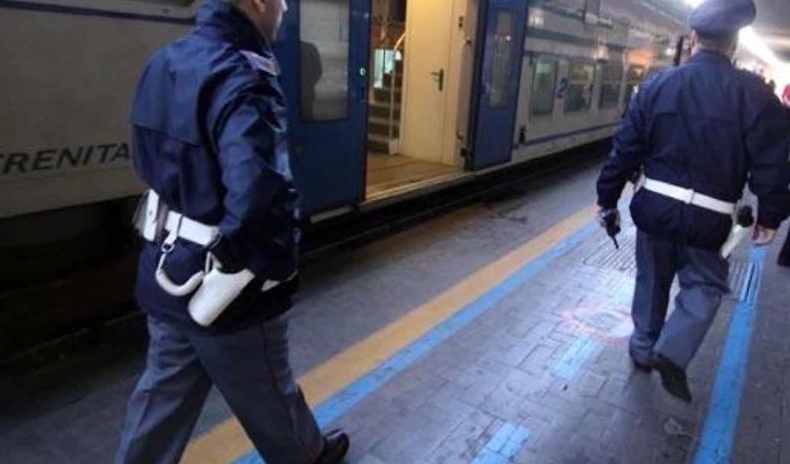 Violento litigio nel bar dell stazione: arrestato cittadino straniero