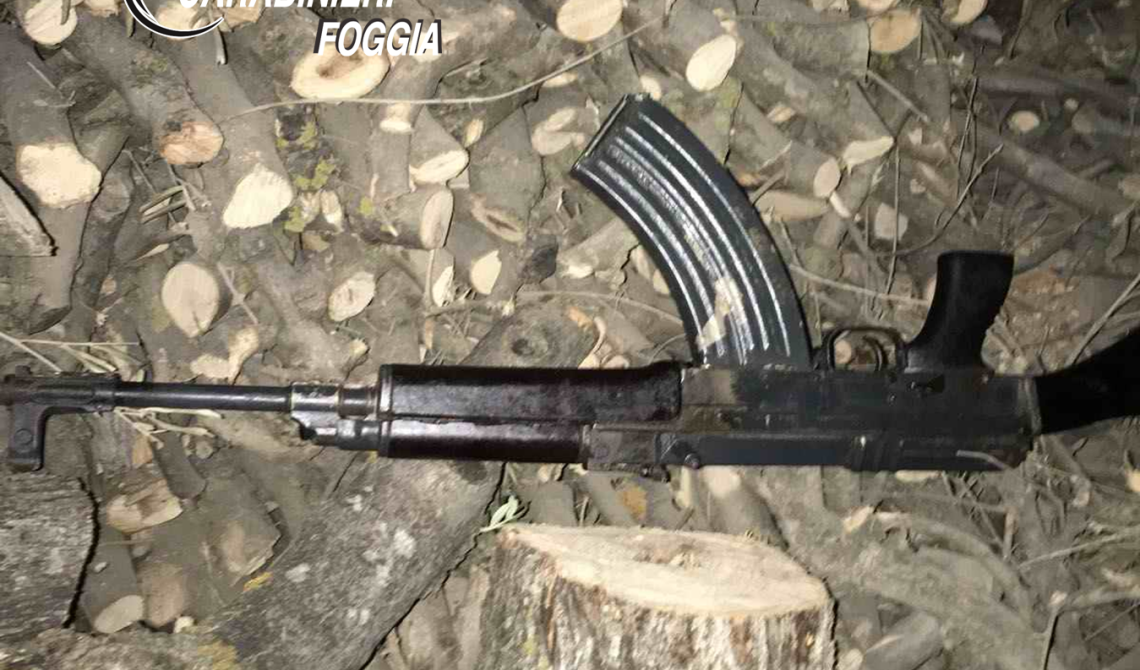 Agguato a Cerignola, arrestati padre e figlio: detenevano un Kalashnikov