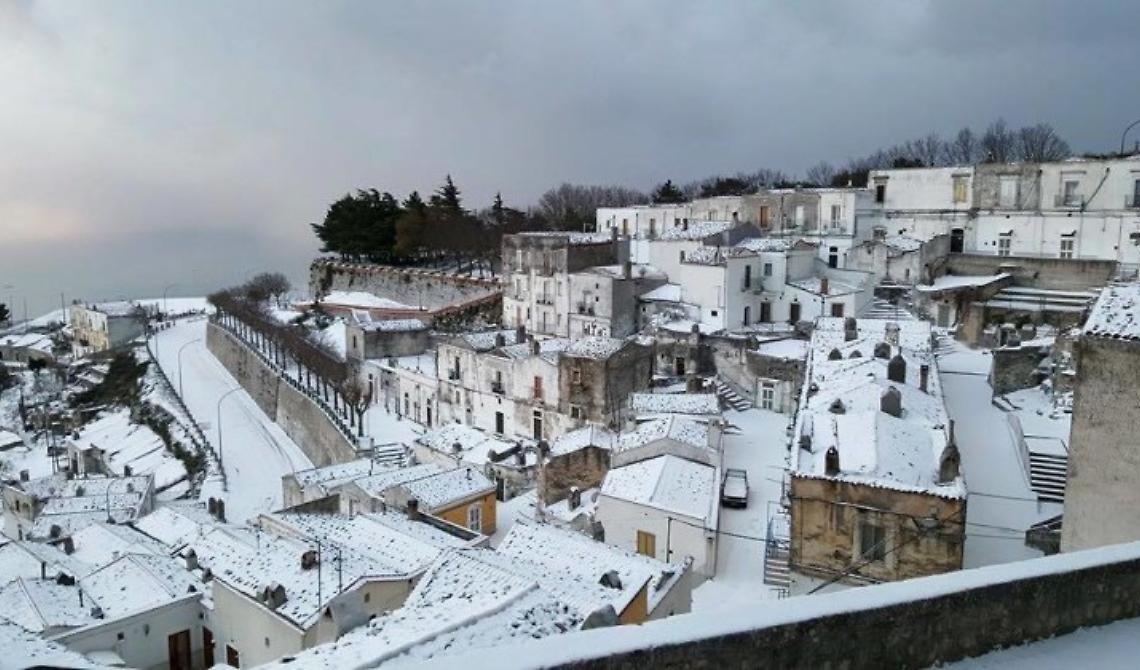 Maltempo: domani scuole chiuse a Monte e Apricena, riaprono invece a San Severo 
