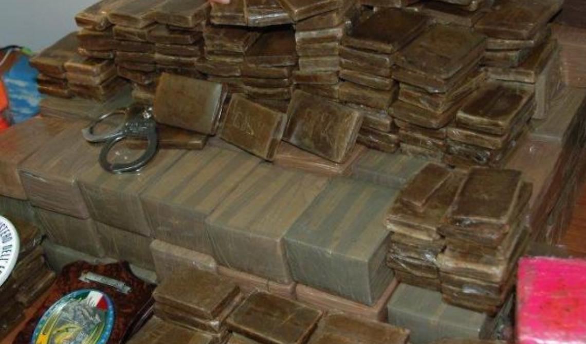 Foggia-Potenza, ecco il nuovo canale di spaccio: sequestrata una tonnellata di hashishs 