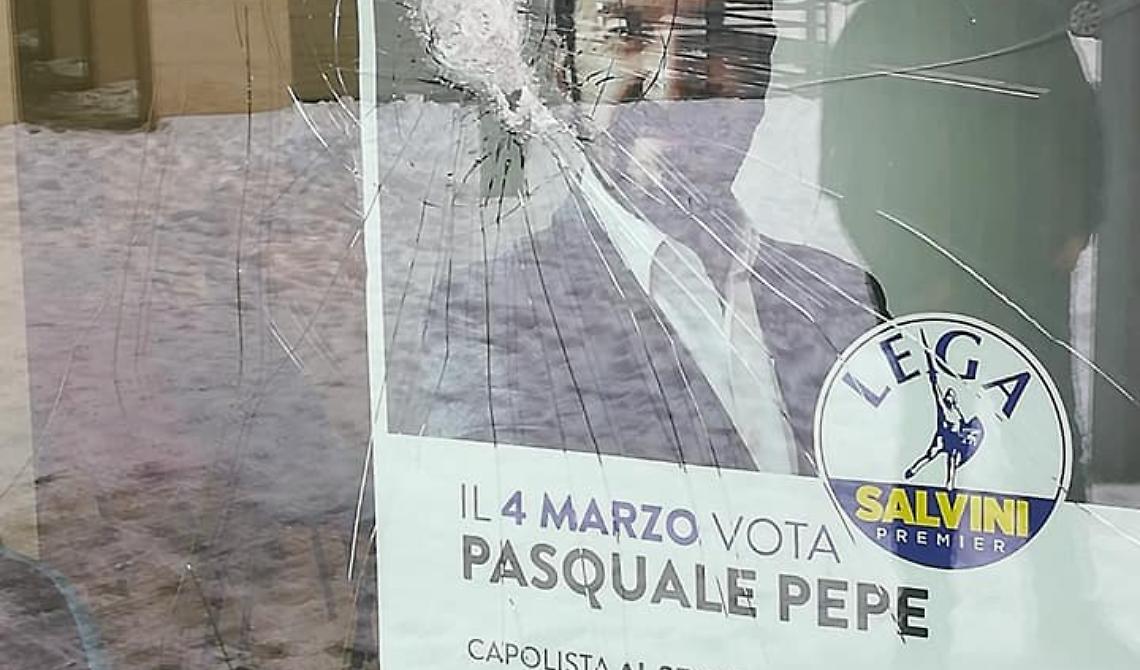 Danneggiato il comitato della Lega a Potenza, Pepe: Un atto infame ma non ci arresta