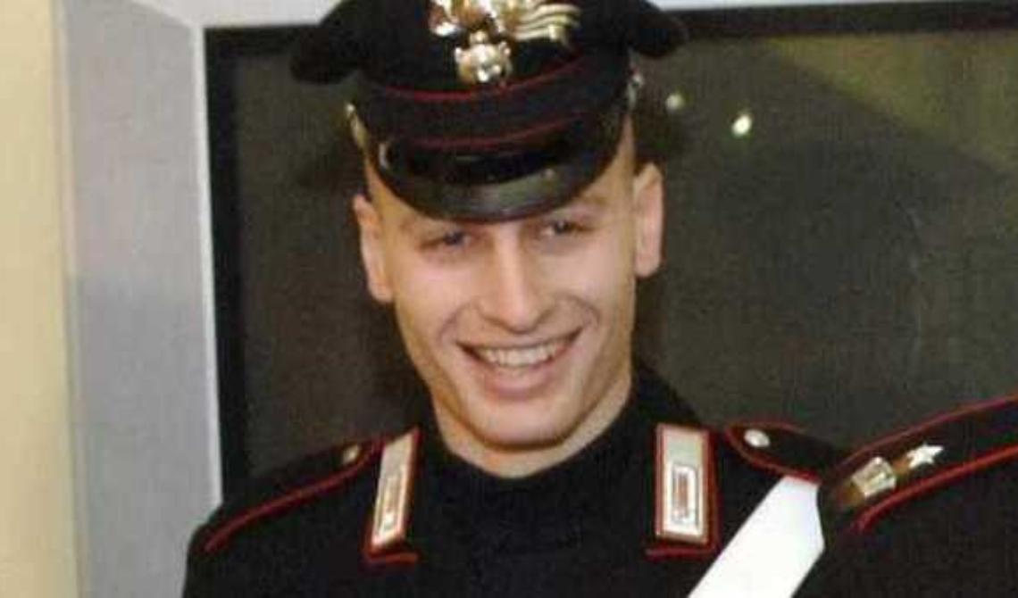 Il figlio del carabiniere di Bella ucciso a Umbertide scrive alla prof. di Torino che ha insultato le forze dell'ordine: «Mai più parole che uccidono»