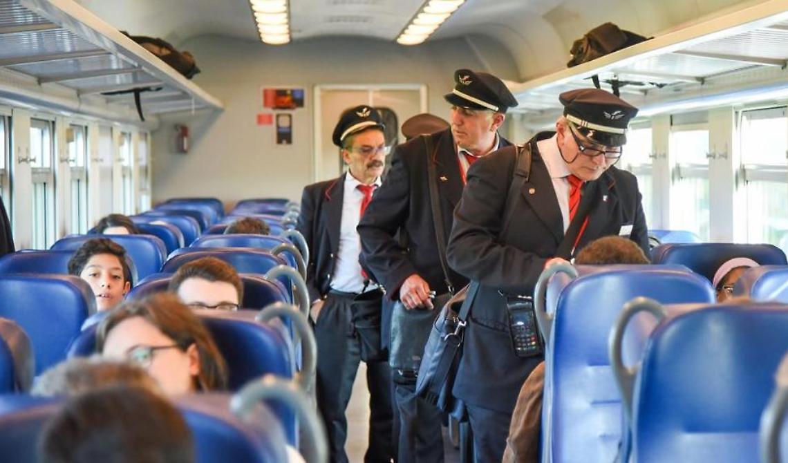 Aggredì il controllore del treno Foggia-Potenza: denunciato uomo di Avigliano