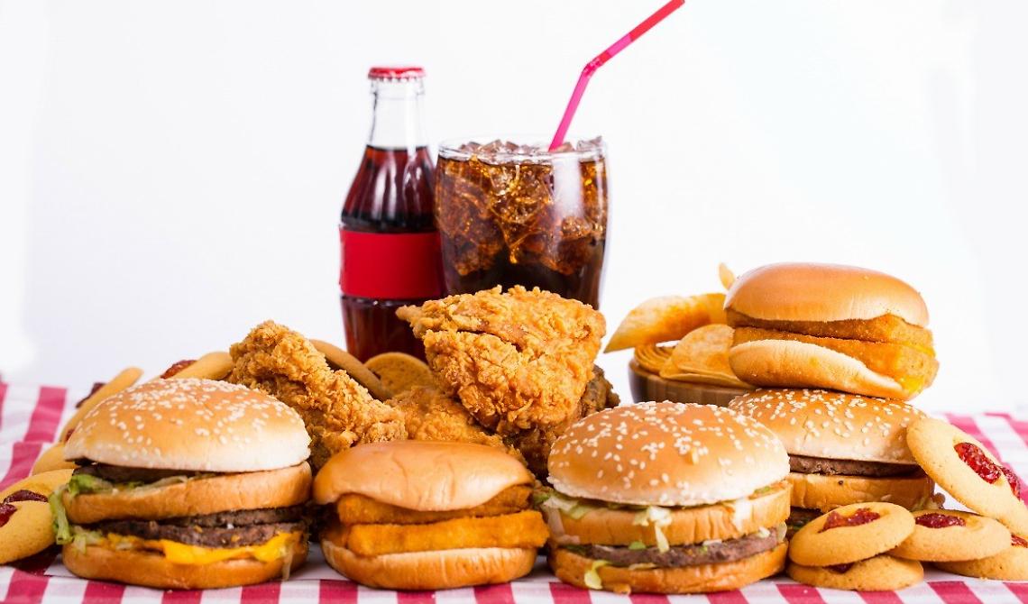 Fast food? Fa ingrassare e pure ammalare 