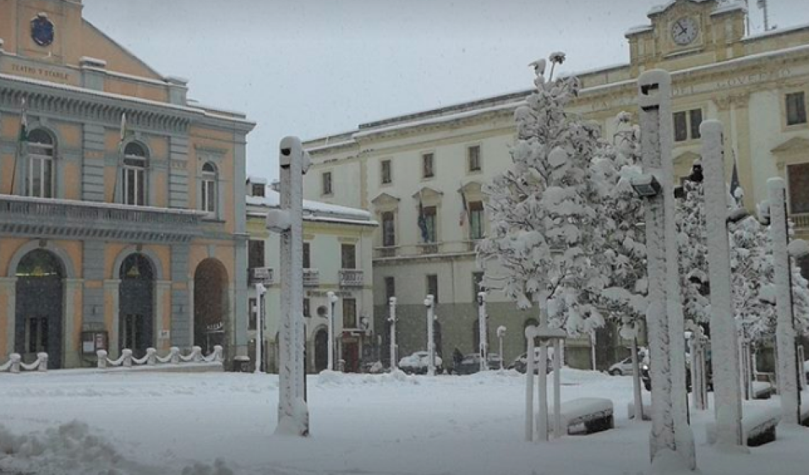 Tragedia a Potenza: un uomo è morto in macchina nel traffico bloccato dalla neve