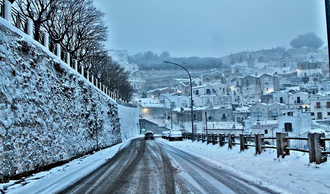Domani scuole chiuse per neve a Monte Sant'Angelo
