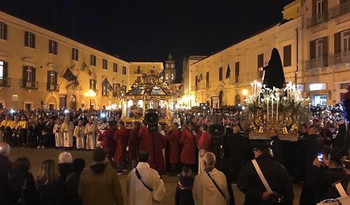 Il Vescovo assente alla processione del Venerdì Santo: dietro probabili disaccordi con le confraternite 