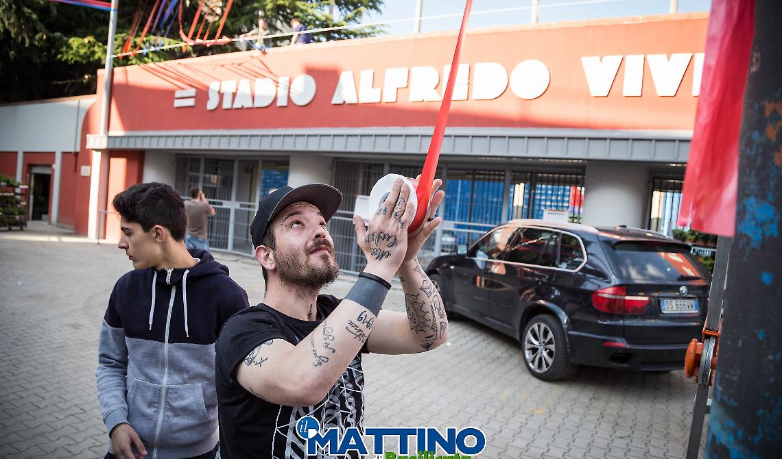 Potenza-Taranto, il Viviani scoppia. La Questura vieta ulteriori ingressi gratuiti