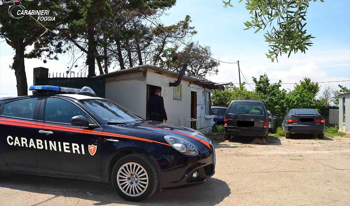 A San Severo i carabinieri scoprono un bidone con 7 chili di kobret, micidiale sottoprodotto dell'eroina