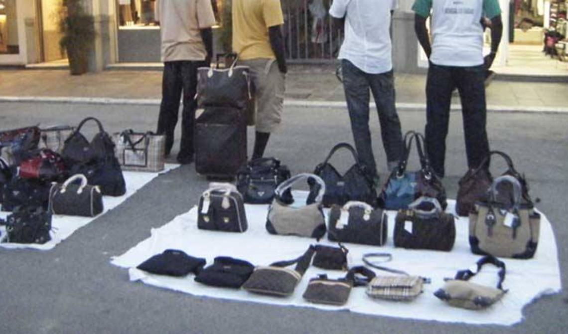 Potenza, per San Gerardo l'assalto degli abusivi. L'allarme di Anva e Confesercenti