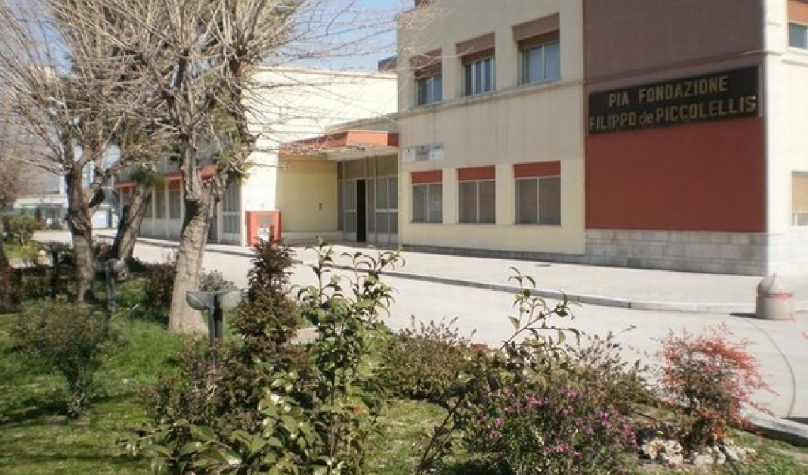 Usavano fondi della Fondazione "De Piccolellis" per scopri privati: sequestrai beni per 350mila euro a 4 persone
