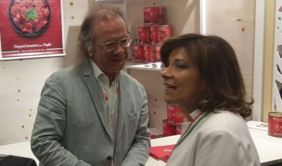 Alla Presidente del Senato Casellati piace la passata foggiana di "Rosso Gargano"