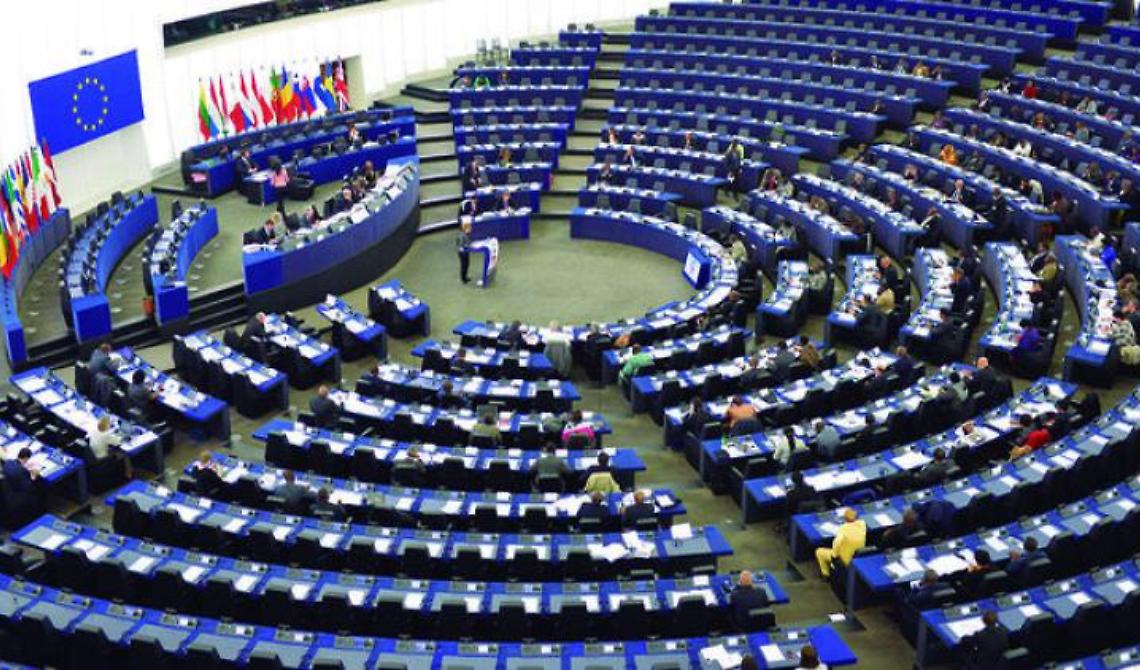 L’Europa della censura contro i migranti del web