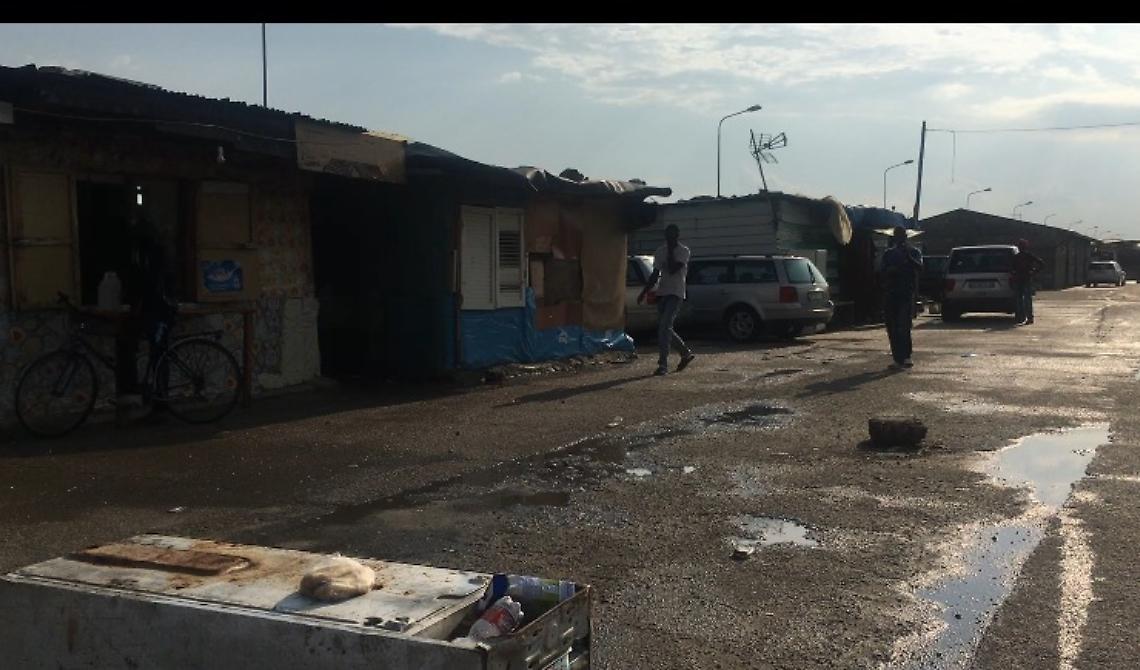 Borgo Mezzanone, rissa  nella baraccopoli della 'pista': tre denunciati 