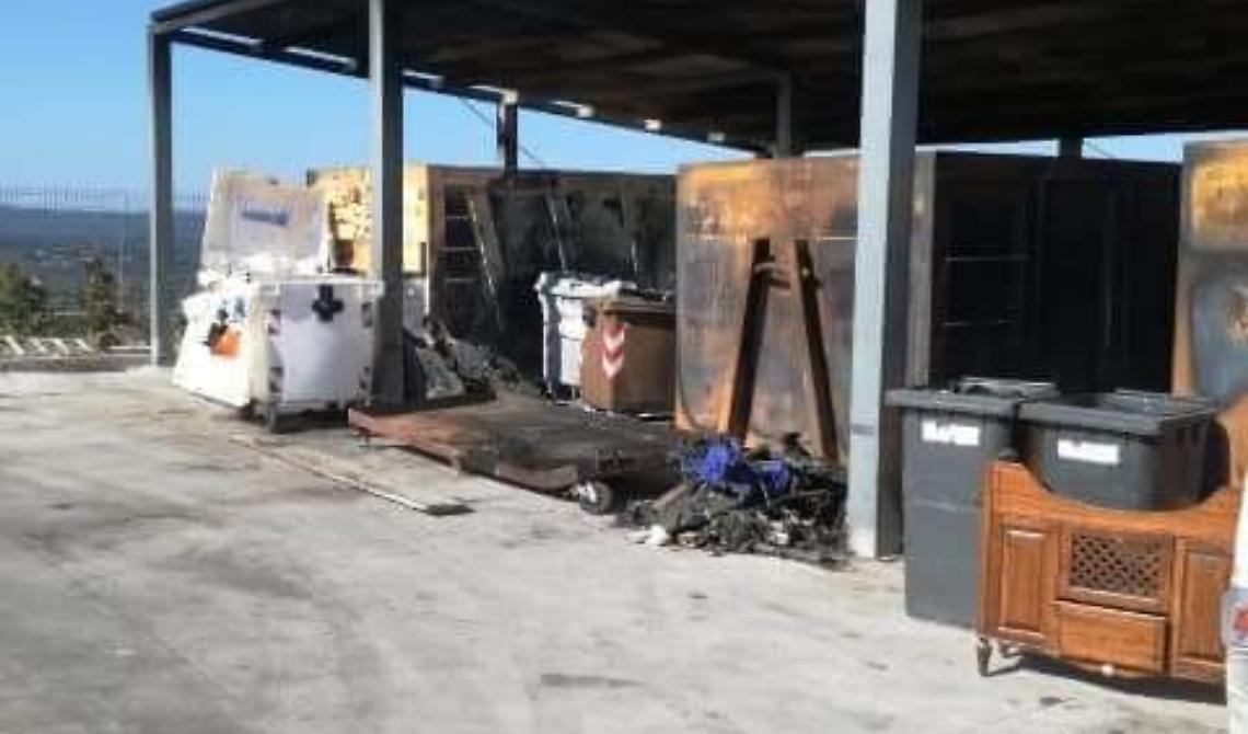 Monte Sant'Angelo: incendiate vasche dei rifiuti della ditta Tecneco