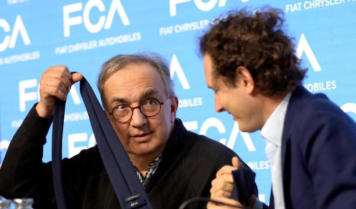 Melfi, una foto di Marchionne con una cravatta in mano sugli schermi delle linee per ricordare il manager scomparso: «Grazie dottore»
