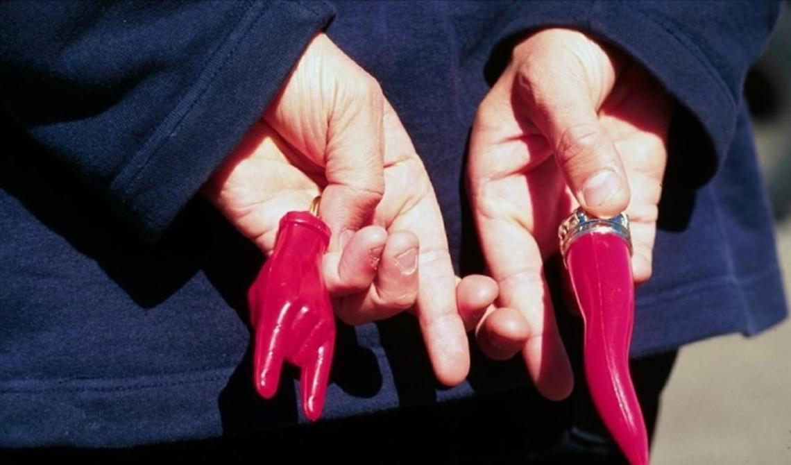 Tie'! Tie'! Tie'! Pronti a fare gli scongiuri? Il paese che porta sfiga ne ha fatto una fortuna: torna a Colobraro "Sogno di una notte a Quel paese"
