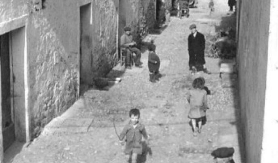 Da nipotina a nonna, il sentiero di latte che conduce nella città di Orazio