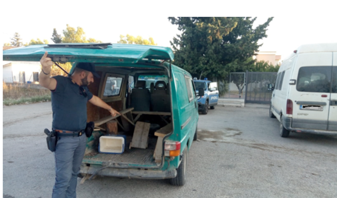 Lotta al caporalato, sequestrati tre furgoni "killer": c'è un denunciato