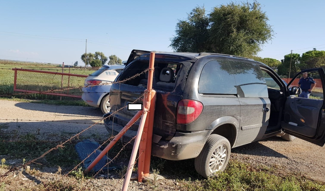 Lucera, sequestrato monovolume: a bordo 14  migranti 