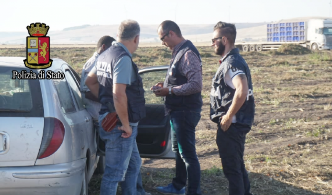 Contrasto al caporalato: sequestrato ennesimo furgone, un denunciato 