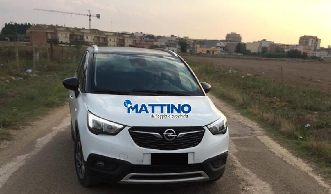 Apricena, investono carabiniere ad un posto di blocco e scappano