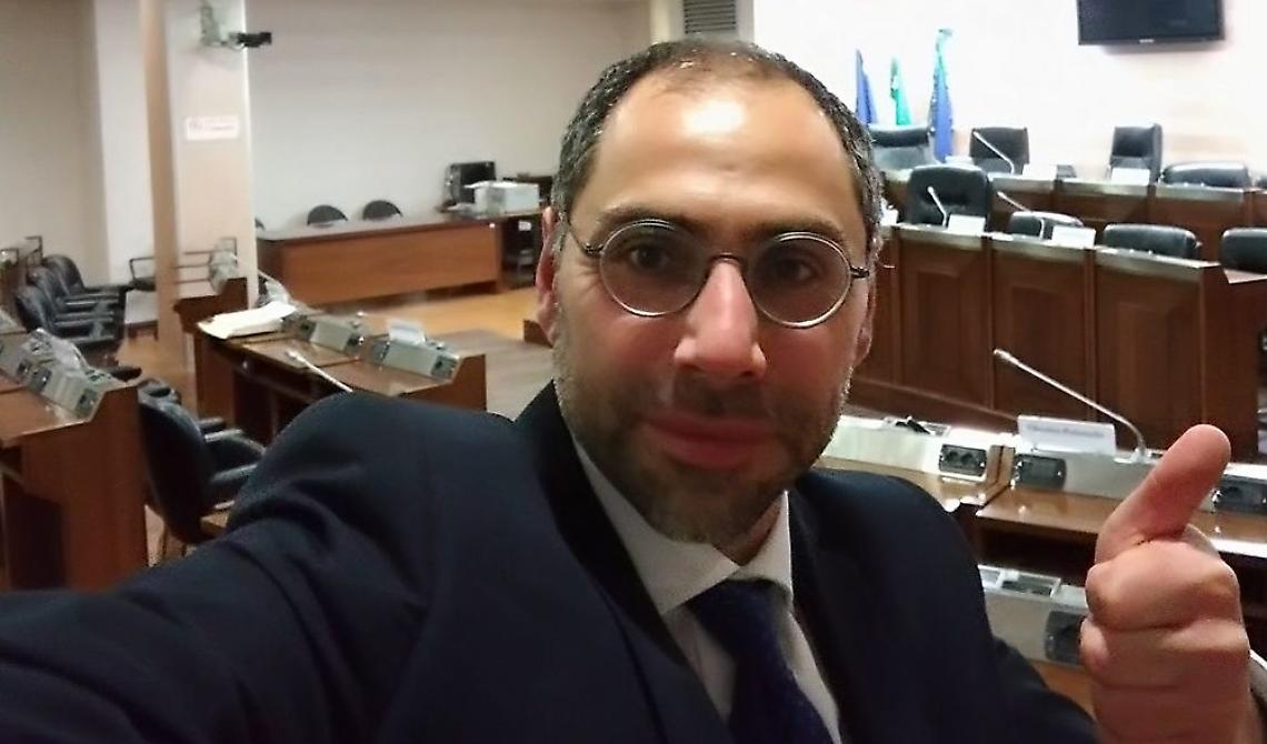 Lacorazza scrive il programma elettorare incontrando il popolo social  