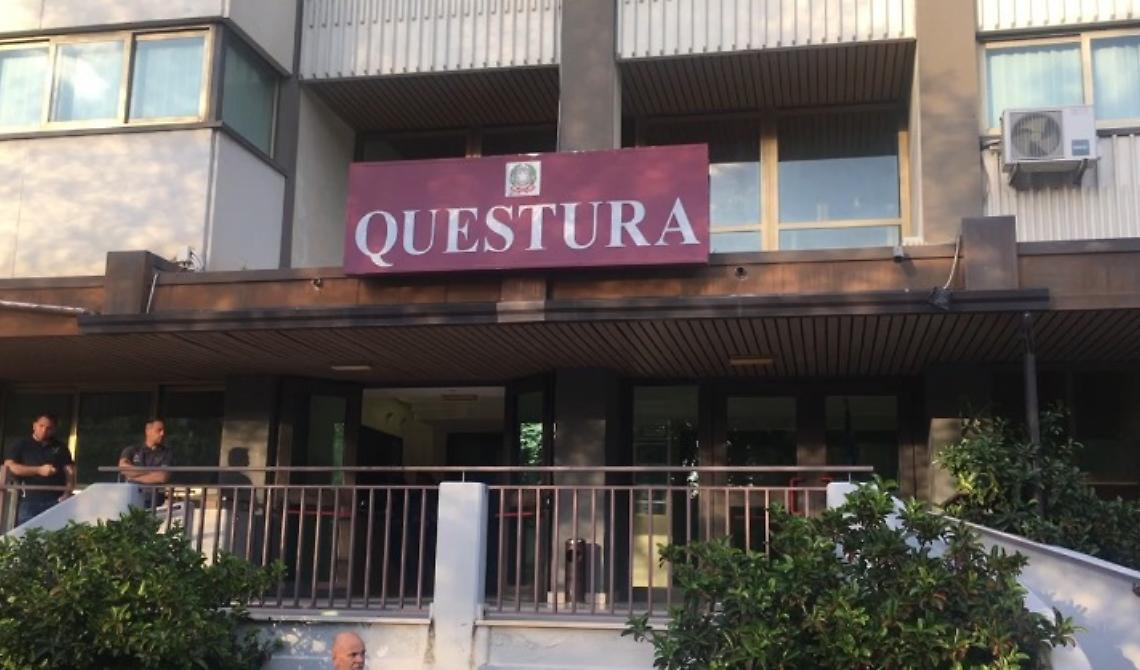 Foggia, due furti nella notte: colpiti supermercato e negozio di telefonia  