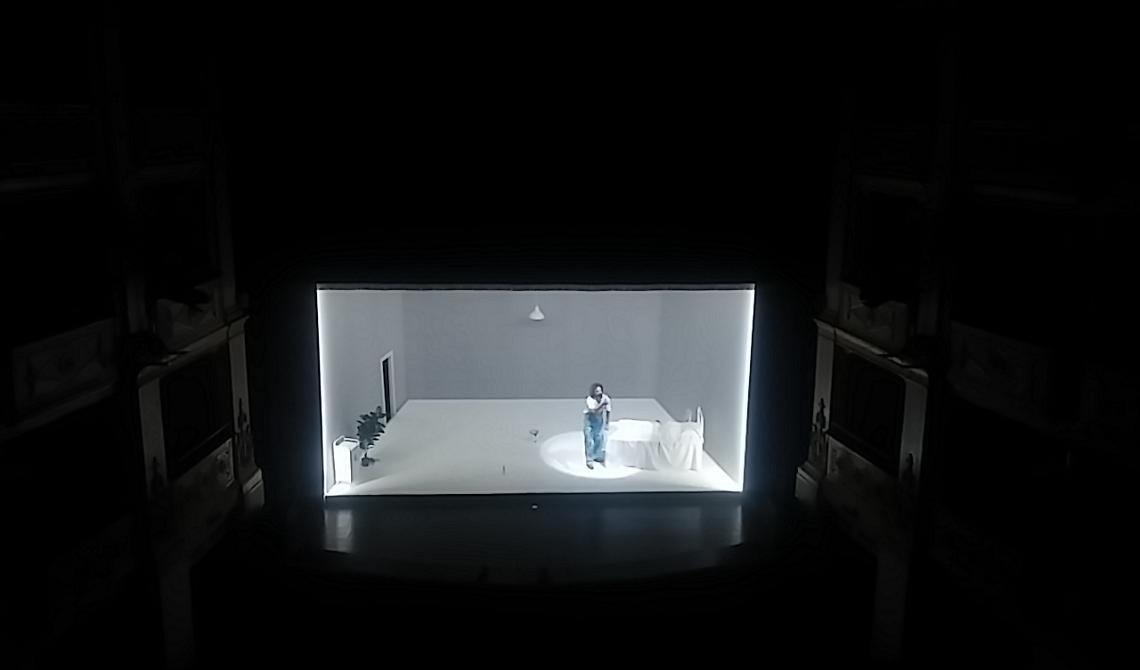 Simone Cristicchi al Teatro Giordano mette in scena il suo "Manuale di volo per uomo", storia di un uomo umile che si libra più in alto di tutti