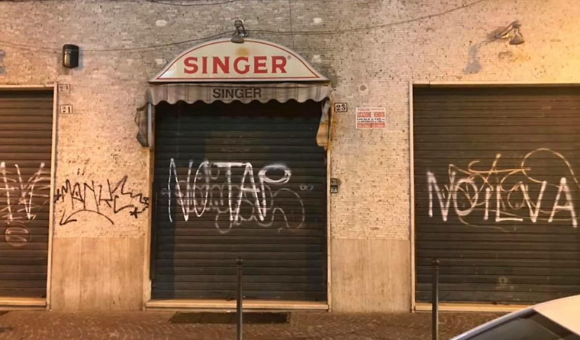 Foggia, la sede del M5S imbrattata di ignoranza